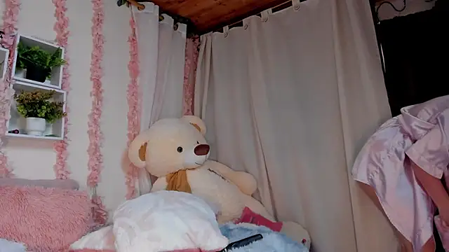 Idara and Edahi01 online show from 10/11/25, 05:36