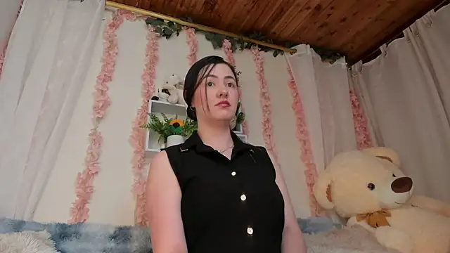 Idara and Edahi01 online show from 02/05/26, 08:15