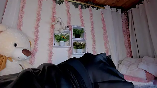 Idara and Edahi01 online show from 10/05/25, 01:29