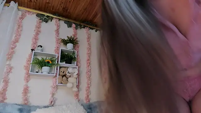 Idara and Edahi01 online show from 01/15/26, 04:32