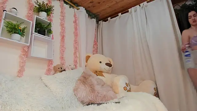 Idara and Edahi01 online show from 12/01/25, 11:16