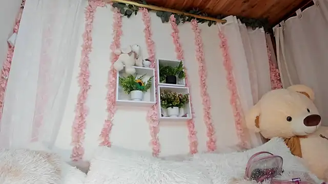 Idara and Edahi01 online show from 11/21/25, 03:44