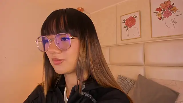 Aily Yozuko online show from 03/19/26, 02:33