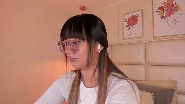 Aily Yozuko online show from 03/25/26, 02:33