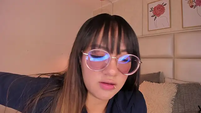 Aily Yozuko online show from 04/24/26, 02:35