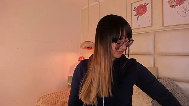 Aily Yozuko online show from 04/23/26, 02:40