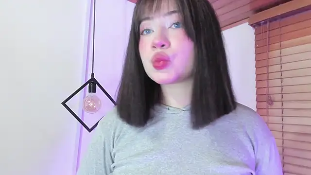 GENNESIS LOVE online show from 11/26/25, 05:40