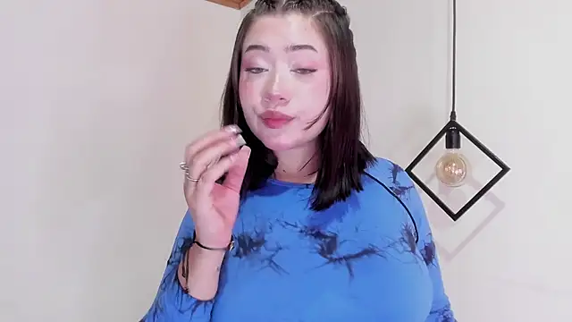 GENNESIS LOVE online show from 12/14/25, 04:45