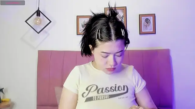 GENNESIS LOVE online show from 11/11/25, 03:12