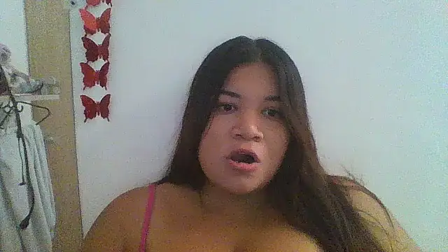 Snapshot of sienna_marie chatting on 01/24/25, 04:28 sienna marie online show from 01/24/25, 04:28