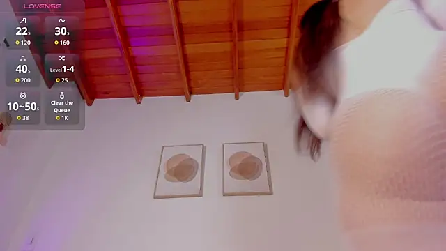 Mia 222 online show from 11/21/25, 10:25