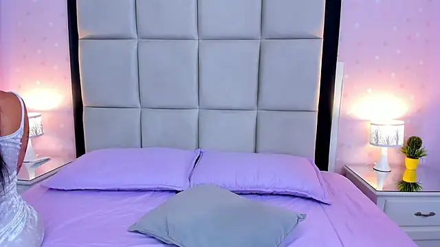 HannaClarrk  online show from 10/30/25, 12:25