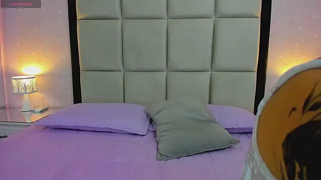 HannaClarrk  online show from 11/08/25, 12:09