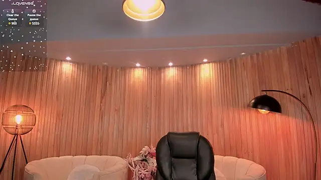 Snapshot of CarolineGraceX chatting on 03/13/25, 10:57 CarolineGraceX online show from 03/13/25, 10:57