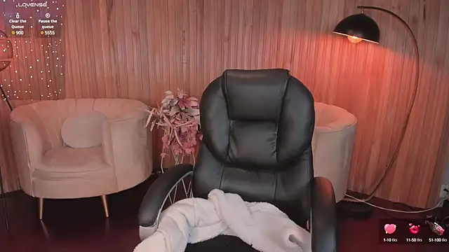 Snapshot of CarolineGraceX chatting on 03/12/25, 10:59 CarolineGraceX online show from 03/12/25, 10:59