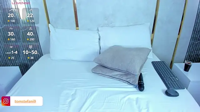 amor smith  online show from 10/29/25, 03:05