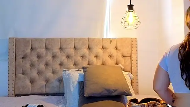 Anya Texas online show from 02/18/26, 07:54