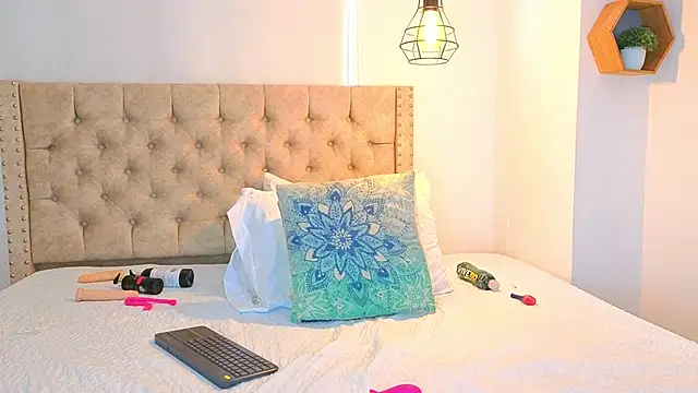 Snapshot of Anya_Texas chatting on 10/25/25, 07:58 Anya Texas online show from 10/25/25, 07:58