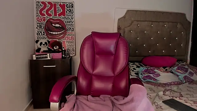 Snapshot of tattys_sexy chatting on 02/26/25, 05:13 tattys sexy online show from 02/26/25, 05:13