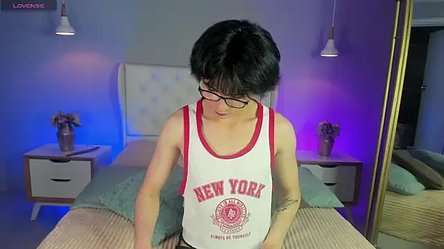 cherryy boy online show from 10/27/25, 08:32