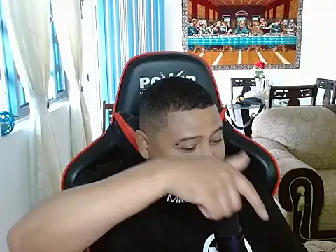 Hoowar2012 online show from 10/19/25, 05:05