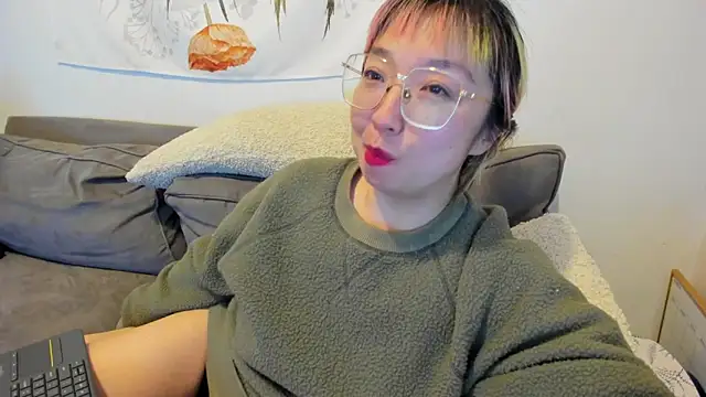 luxgray online show from 02/09/25, 04:04