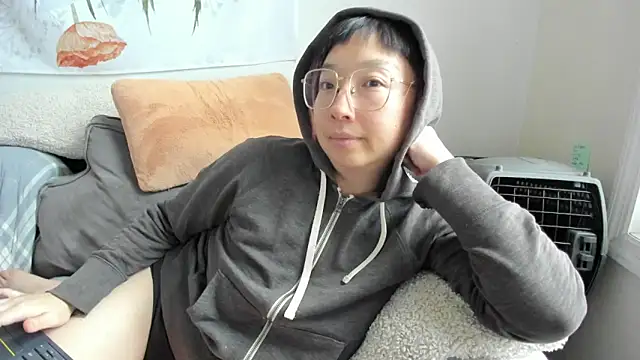 luxgray online show from 12/15/25, 08:14