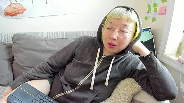 luxgray online show from 04/18/26, 03:14