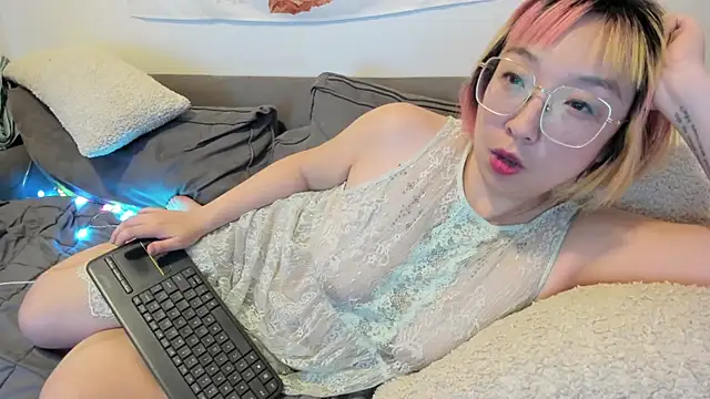 luxgray online show from 12/25/24, 03:18