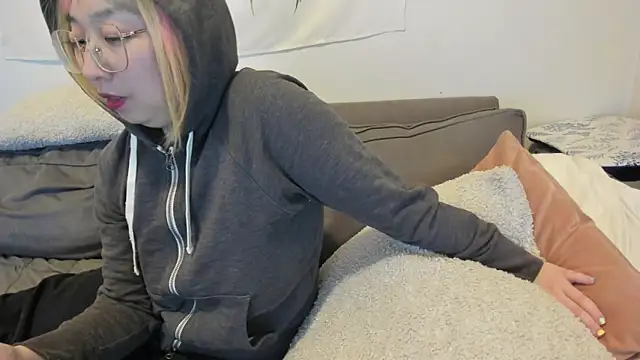 luxgray online show from 12/13/24, 12:31