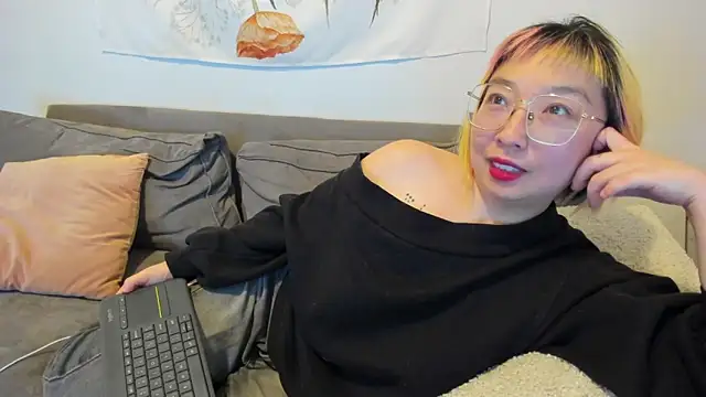 luxgray online show from 01/18/25, 03:20