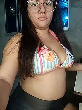 Snapshot of ariana_d20 chatting on 10/20/25, 10:27 ariana d20 online show from 10/20/25, 10:27