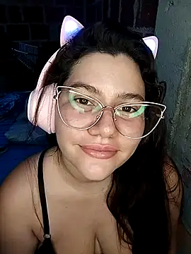 Snapshot of ariana_d20 chatting on 10/15/25, 10:40 ariana d20 online show from 10/15/25, 10:40