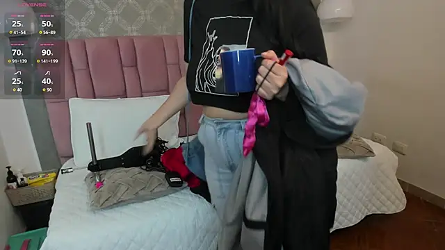 brithanyadams23 online show from 12/21/25, 03:19