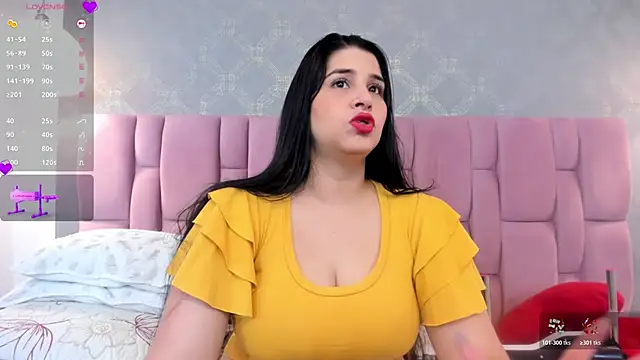 Snapshot of brithanyadams23 chatting on 04/28/26, 03:44 brithanyadams23 online show from 04/28/26, 03:44