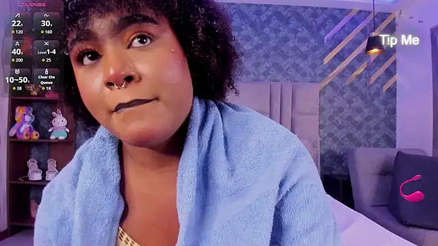 NiiaMoore online show from 11/08/25, 08:23