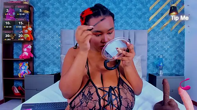 NiiaMoore online show from 02/05/26, 09:10