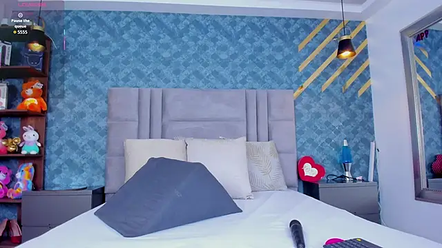 NiiaMoore online show from 04/08/26, 07:15