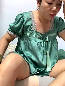 Baby-bigtits online show from 10/15/25, 11:57