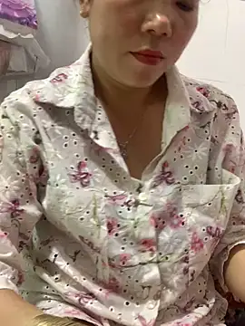 Baby-bigtits online show from 10/31/25, 03:25