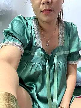 Baby-bigtits online show from 10/12/25, 12:12