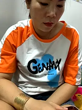 Baby-bigtits online show from 10/28/25, 01:39