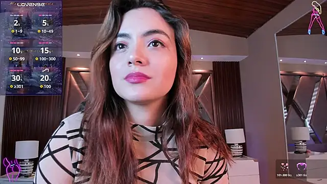 Snapshot of IsabellaaJoness chatting on 11/18/25, 11:35 IsabellaaJoness online show from 11/18/25, 11:35