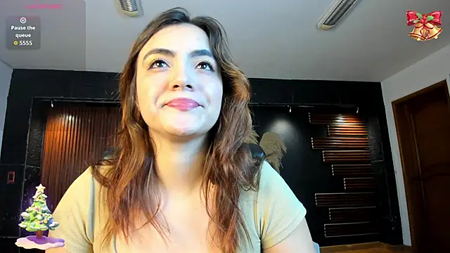 Snapshot of IsabellaaJoness chatting on 12/16/25, 12:42 IsabellaaJoness online show from 12/16/25, 12:42