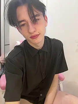 Snapshot of AmondCor chatting on 12/05/24, 02:39 AmondCor online show from 12/05/24, 02:39