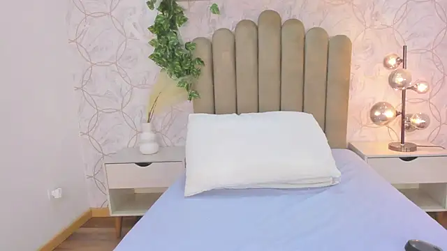 Roma  love online show from 11/20/25, 12:06