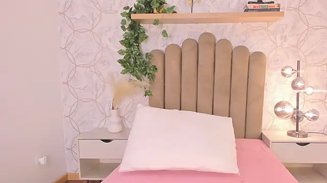 Roma  love online show from 12/04/25, 12:59