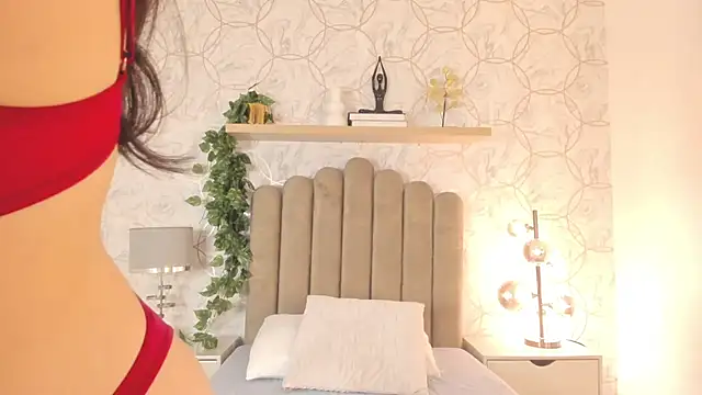Snapshot of Roma__love chatting on 02/20/25, 11:31 Roma love online show from 02/20/25, 11:31