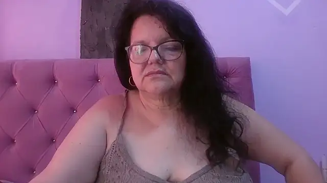 Snapshot of kassandra02 chatting on 06/27/26, 02:01 kassandra02 online show from 06/27/26, 02:01