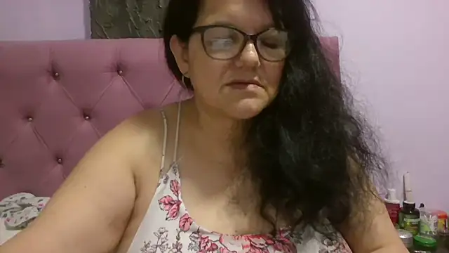 Snapshot of kassandra02 chatting on 06/18/26, 03:05 kassandra02 online show from 06/18/26, 03:05